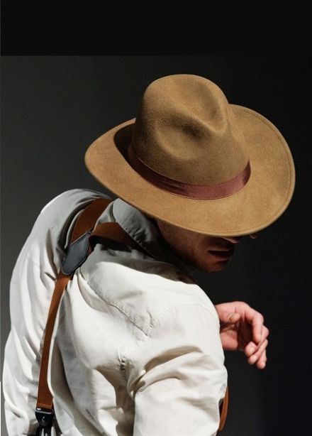 Моноспектакль «Владимир Маяковский: "Послушайте!"»