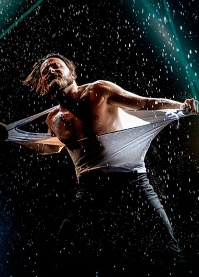 Шоу под дождем. Признание в любви, Глазов